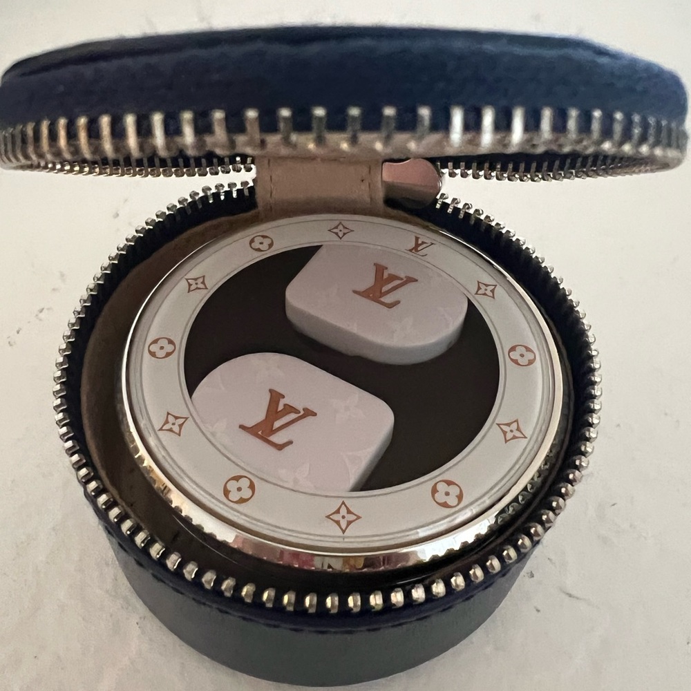 Louis Vuitton White Wireless Earphones Earbuds with Bluetooth 4.2 - Like New